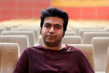 خیانت دردناک منافقین به سادگی فراموش نمی شود و هنر برای بیان دردها زبان کاراتری دارد/تئاتر هنوز به یارانه های مهم دولتی وابسته است و بدون‌ آن آسیب می بیند