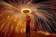 برخورد قاطع با برهم‌زنندگان نظم و امنیت‌ عمومی/خانوده‌ها از رفتارهای پرخطر و هیجانی فرزندان در چهارشنبه سوری جلوگیری نمایند