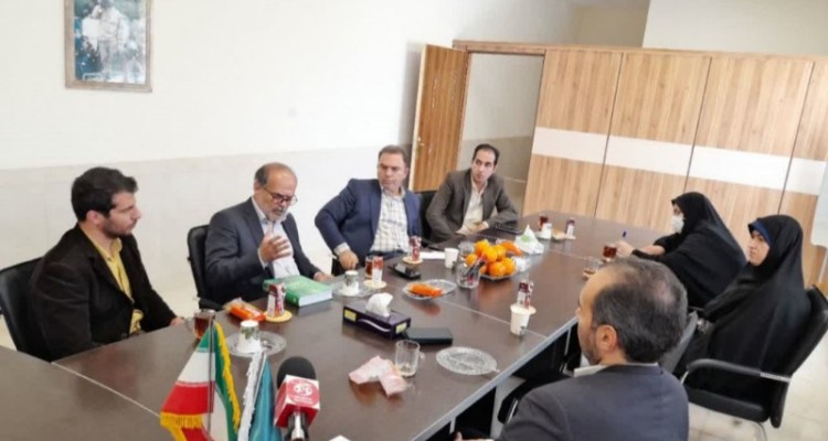 کرمانشاه ظرفیت صادرات ۱۰۰ میلیون دلار مرغ مازاد بر نیاز استان دارد/ از ظرفیت اقتصادی صنعت طیور غافل نشوید