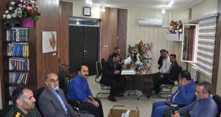 نشست بزرگداشت هفته کار و کارگر در اسلام‌آبادغرب برگزار شد+عکس