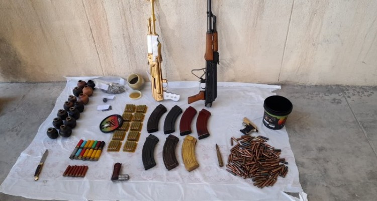 کشف 5 قبضه اسلحه و مهمات در اسلام آباد غرب
