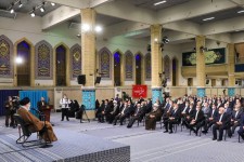 عزت در سیاست خارجی یعنی نفی دیپلماسی التماسی/ انعطاف نفی اصول نیست