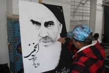 نقاشی تمثال امام خمینی(ره) توسط هنرمندان اسلام‌آبادی+عکس