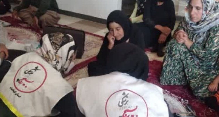 ارائه خدمات ویزیت و داروی رایگان توسط بسیج جامعه پزشکی در روستاهای کم برخوردار شهرستان اسلام‌آبادغرب