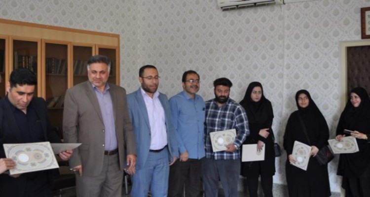 تقدیر از خبرنگاران سیزدهمین جشنواره ملی تئاتر مرصاد در اسلام‌آبادغرب+تصاویر