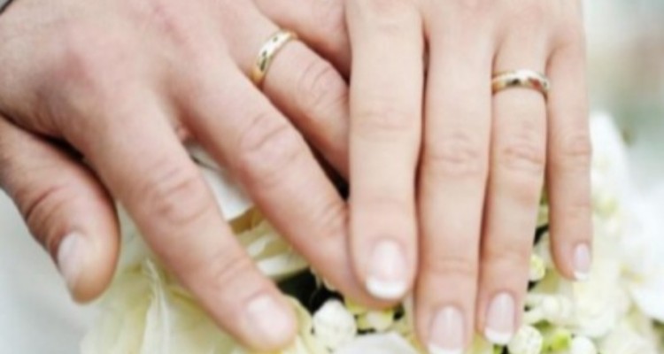 مردم و مسئولین باید در راستای ترویج ازدواج آسان‌ در بین جوانان تلاش کنند