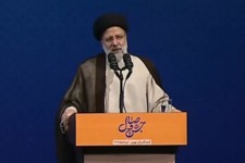 تولید نظریه نباید در حصار اندیشه‌ورزی و ابداع نظریه‌ها باقی بماند