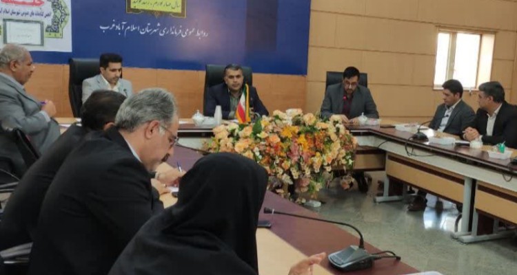 ترویج فرهنگ کتابخوانی و غنی سازی اوقات فراغت نوجوانان و جوانان در کتابخانه‌های عمومی اسلام‌آبادغرب