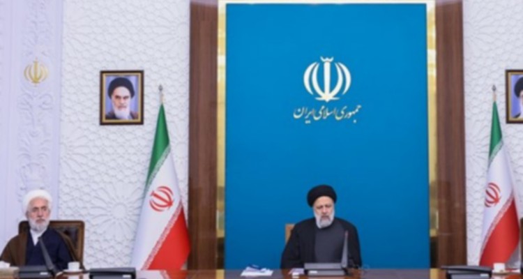 اجرای کامل قانون اساسی، ضامن رفع مشکلات و افزایش اعتماد عمومی است