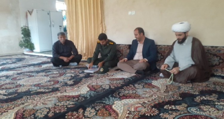 دیدار با خانواده شهدای بخش گهواره+عکس