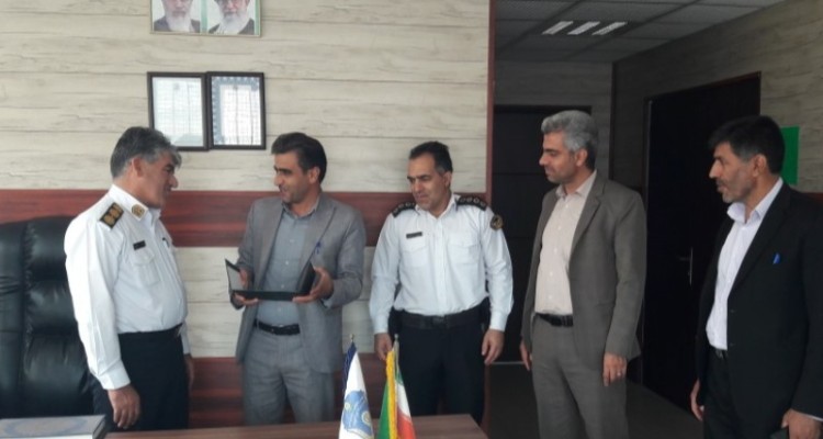 دیدار رئیس اداره آموزش و پرورش منطقه حمیل با فرماندهان حوزه انتظامی و پلیس راه منطقه