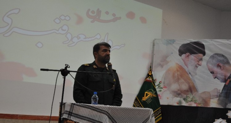 ادامه مسیر شهدا خدمت به مردم است