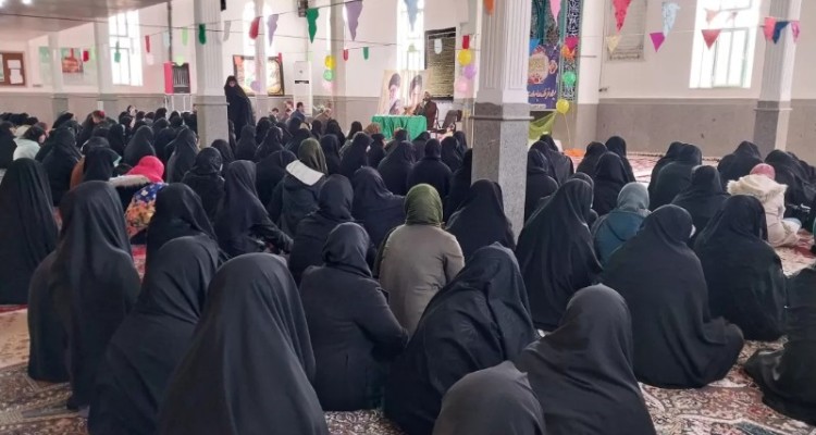 آیین گرامی‌داشت روز مادر در شهر حمیل