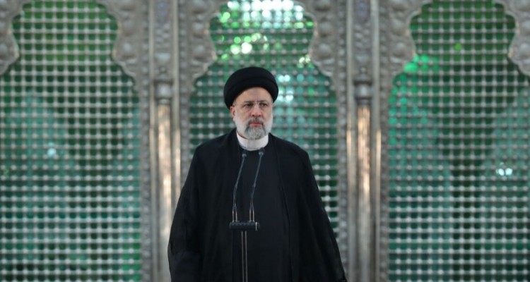 امام خمینی(ره) زنده است چون انقلاب اسلامی زنده است