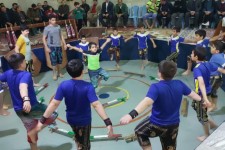 نواختن آیین ضرب و زنگ زورخانه ای در اسلام آباد غرب