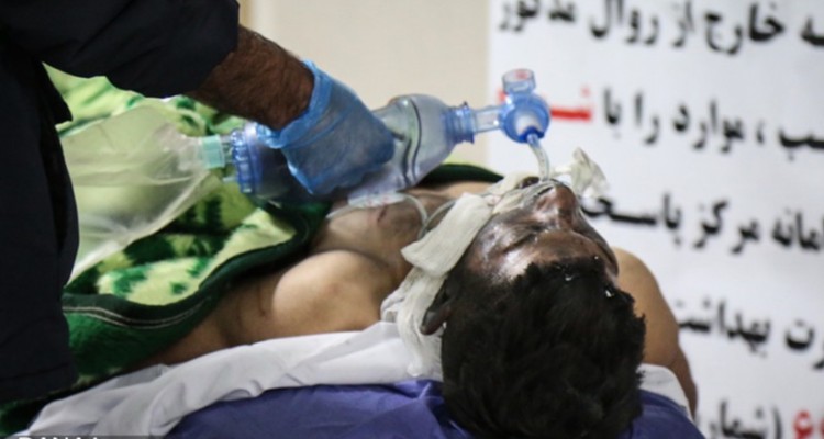 سال نو که برای خیلی از هموطنان با واژه استراحت و تعطیلی و مسافرت همراه است اما این موضوع برای کادر درمان همانند برخی از مشاغل امدادی و خبری و ... از معنا تهی می‌شود؛ چرا که آنها همچون گذشته به ارائه خدمات می‌پردازند.