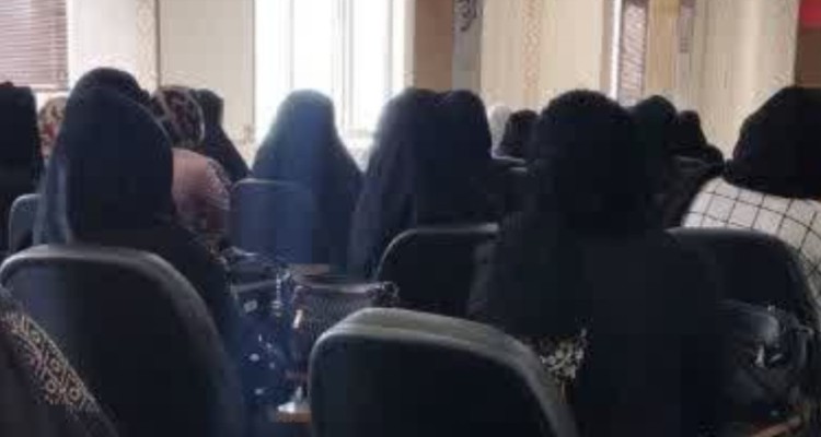 شرکت بیش از ۷۰ مددجوی اسلام آبادی در کلاس آموزشی پیشگیری از رفتارهای پرخطر،کنترل خشم وتاب آوری