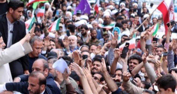 حمایت‌ها و رهنمودهای مراجع و علما را ‌قوت قلب و چراغ راه دولت مردمی می‌دانیم