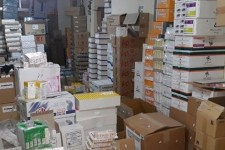 فرمانده انتظامی استان کرمانشاه گفت: ماموران پلیس سنقروکلیایی در عملیاتی موفق به کشف ۲۱ هزار و ۲۸۴ عدد انواع داروی احتکاری به ارزش ۴۰ میلیارد ریال شدند.