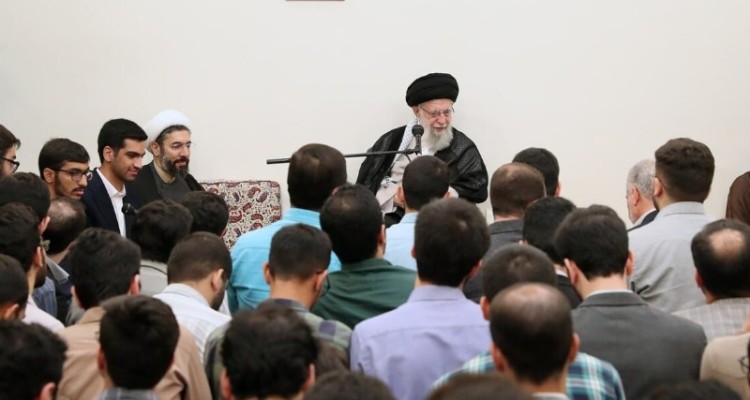 تلاش کنید مشارکت افزایش یابد/ هر دولتی که سرکار بیاید، باید استقلال سیاسی کشور را حفظ کند