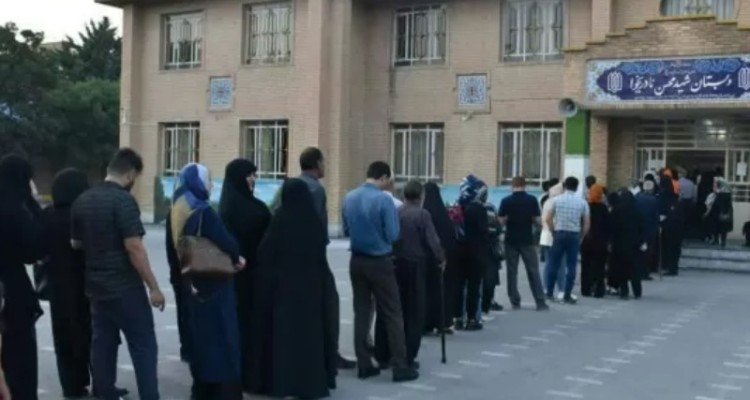 مردم ولایت‌مدار و غیور کرمانشاه، حماسه‌ حضور پرشور و شعور شما در انتخابات ریاست‌جمهوری، صفحه‌ تابناک دیگری بر افتخارات بزرگ انقلاب اسلامی افزود.