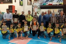 تیم زورخانه پوریای ولی اسلام آبادغرب توانست با اقتدار در دو بخش تیمی و انفرادی مسابقات قهرمانی استان در جایگاه نخست قرار بگیرد.