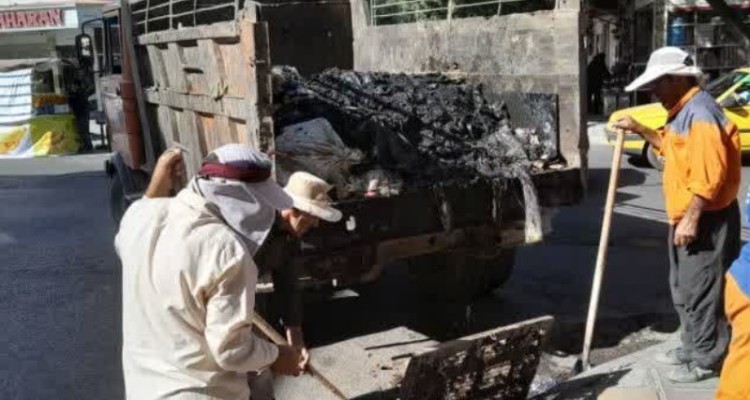 عملیات لایروبی و پاکسازی کانال و کانیوها و حوضچه های فاضلاب خیابان شهید فکوری