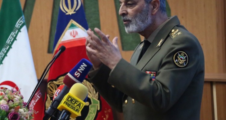 دشمن برای به دست آوردن اسرار نظام ده‌ها میلیارد هزینه می‌کند