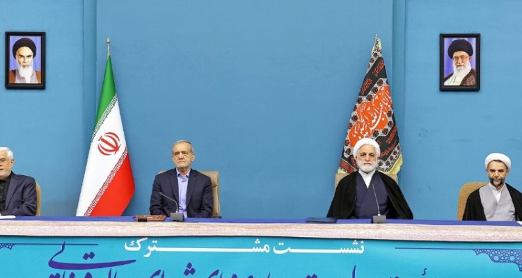 باید مردمی بودن را هر چه بیشتر و افزون‌تر در نوع حکمرانی خود پیاده کنیم