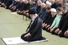 نمازجمعه نصر دشمن را کیش و مات کرد