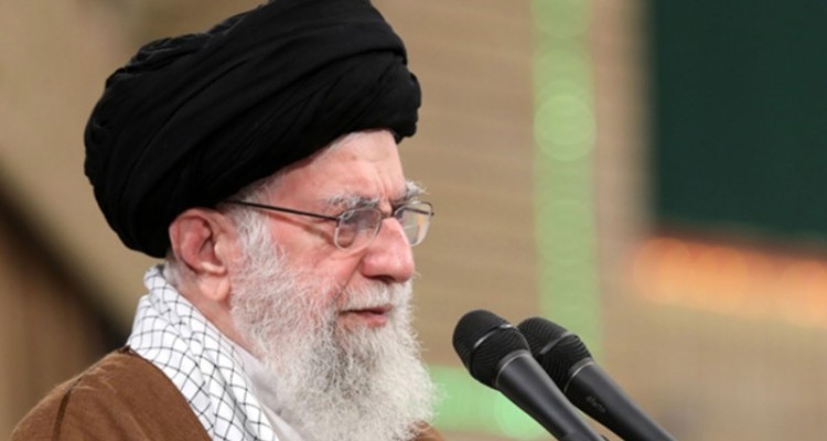 بسیجیان توطئه آمریکا در قضیه اورانیوم غنی شده 20 درصد را شکستند/ بسیج ابتکار امام (ره) بود