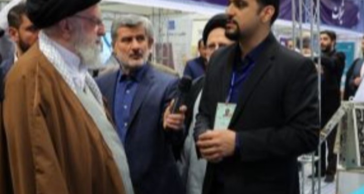 بازدید رهبری از نمایشگاه توانمندی‌های بخش خصوصی