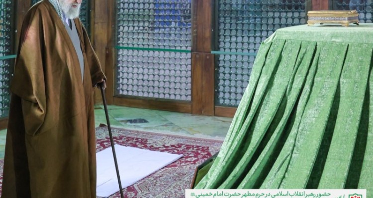 حضور رهبر معظم انقلاب در حرم مطهر امام خمینی (ره) و گلزار شهدای بهشت زهرا (س)