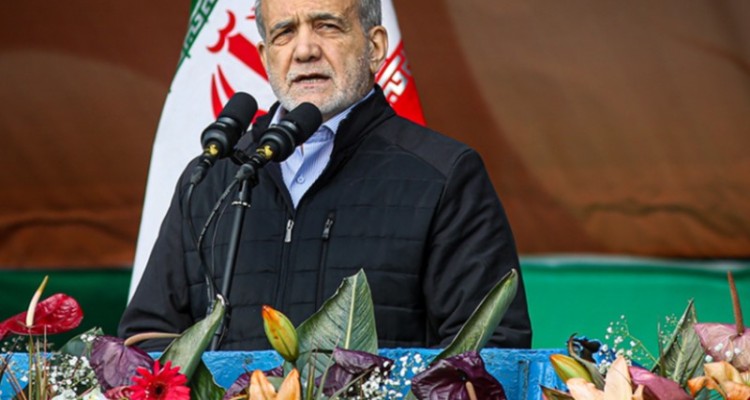 حضور مردم در ۲۲ بهمن به قدم‌های خادمان ملت استواری بخشید