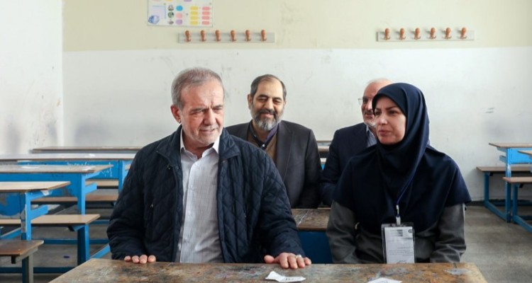 شایعه‌سازی استعفای رئیس‌جمهور کار اپوزیسیون است