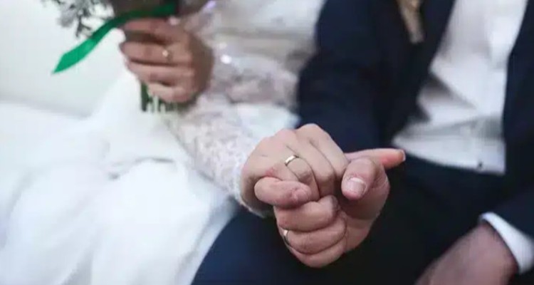 شکاف طبقاتی تا کجا؟ هزینه‌ی نمایش لوکس عروسی سلبریتی ها و سقف آرزوهای جوانان