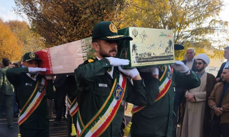 مراسم تشییع شهید گمنام در دانشگاه آزاد اسلامی اسلام‌آبادغرب برگزار شد