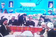 با کار جهادی و ایثارگری بر مشکلات کشور غلبه خواهیم کرد