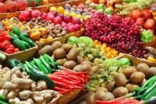 افزایش ۵۰ درصدی قیمت میوه در آستانه شب یلدا / نظارت میدانی بر بازار اسلام‌آبادغرب