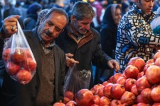 تورم فزاینده یلدا در سایه عدم مدیریت دولت سفره مردم را کوچک کرد