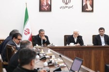 عارف: با توسعه تجارت انرژی، ایران به مرکز مبادلات منطقه‌ای تبدیل خواهد شد