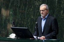 پزشکیان برای دفاع از بودجۀ ۱۴۰۵ به مجلس رفت