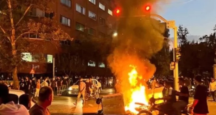 شکست سناریوی آمریکا و اسرائیل؛حضور مردم انسجام ملی ایران را تقویت کرد