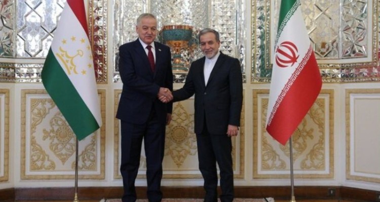 وزیر امور خارجه تاجیکستان سالگرد پیروزی انقلاب را به عراقچی تبریک گفت: