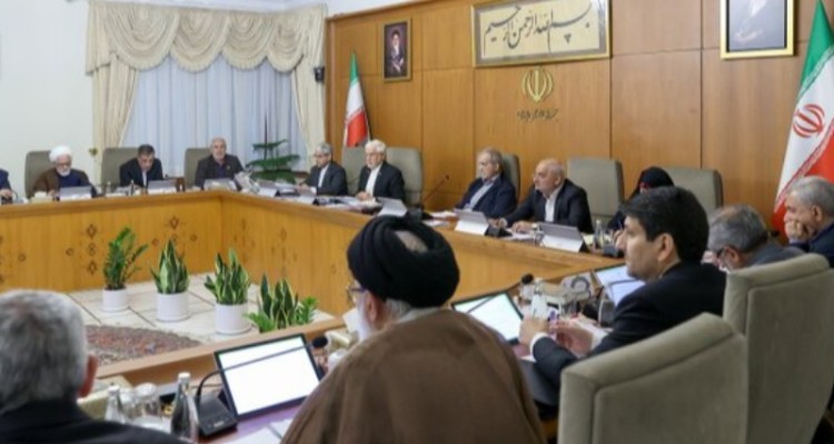 تشریح آخرین وضعیت تأمین دارو و تجهیزات پزشکی در جلسه هیئت دولت