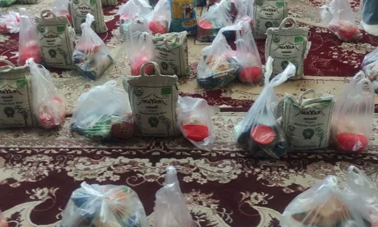 توزیع ۵۰ بسته معیشتی در بخش حمیل؛ اجرای گسترده طرح ایران همدلی توسط مؤسسه عطر گل نبوی