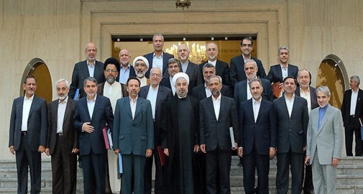 تدبیرهای غیر صادقانه دولت کلید داران/ از گرانی خارج از برنامه نان تا حذف یکباره یارانه‌ها