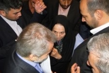 از سیل انتقادات مردمی به نوبخت تا سخنرانی کاندیداهای انتخاباتی کارگزاران/ سبک مدیریت خانوادگی اینبار در جشن غمگین دولت در کرمانشاه/ غیبت معنی دار اصلاح طلب ها 