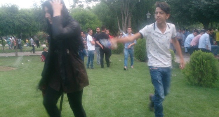 برگزاری همایش آب بازی مختلط در کرج به راحتی آب خوردن! + تصاویر