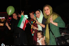 گزارش تصویری/شادی مردم پس از پایان مذاکرات هسته‌ای